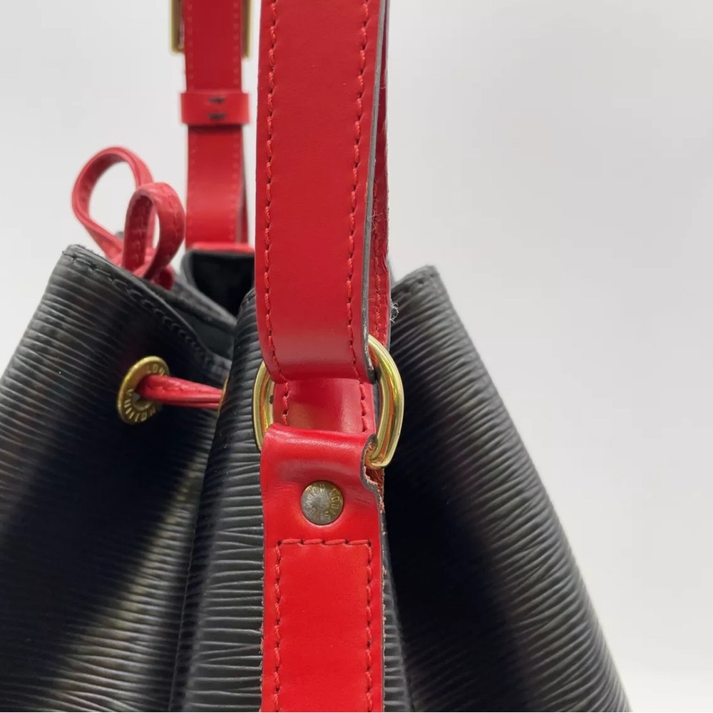 Auth  Louis Vuitton Epi Noe Noir Castilian  Shoulder Bag - Picture 12 of 15